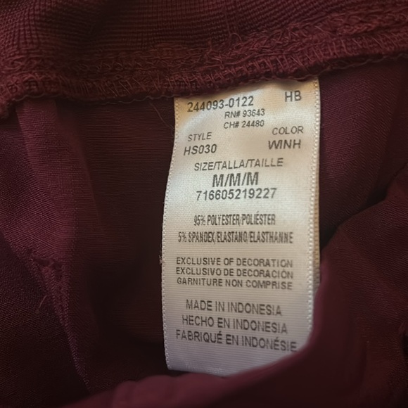 Maroon scrub pants with cuffed legs, soft material like new - Picture 3 of 3